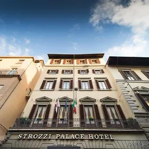 Strozzi Palace Florencia