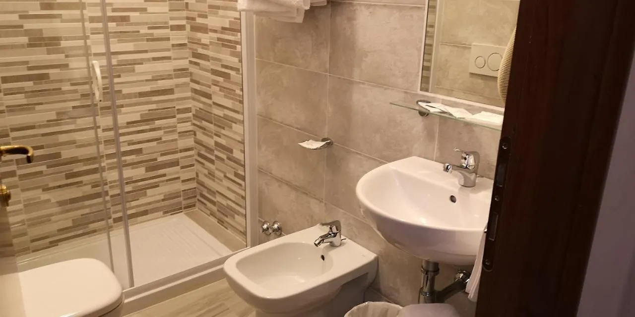 Auto Park Hotel Florencie 3*,