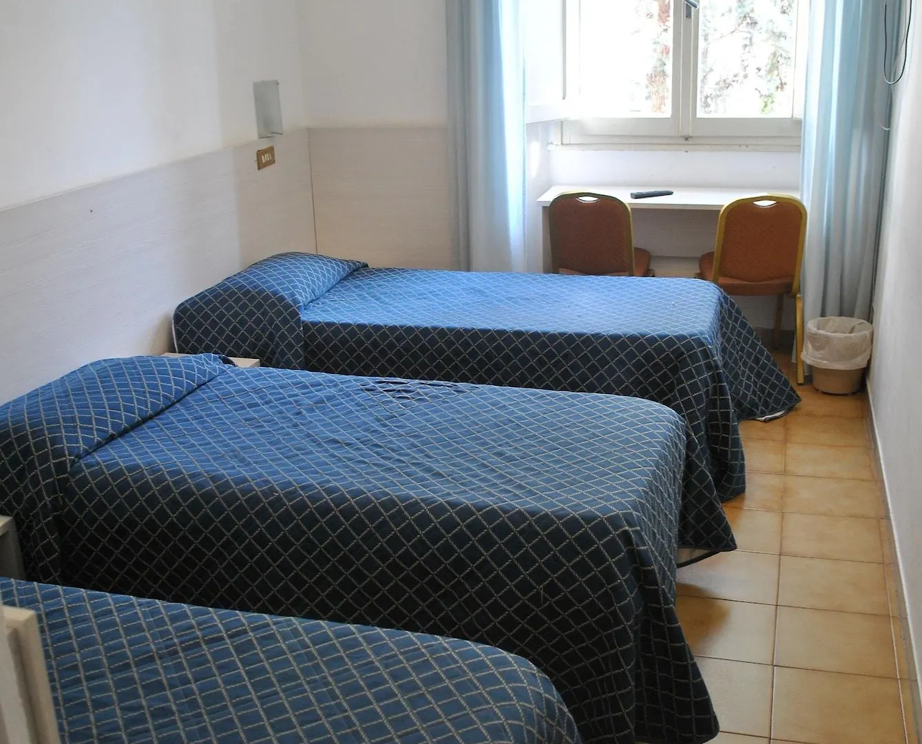 Auto Park Hotel Florencie 3*,
